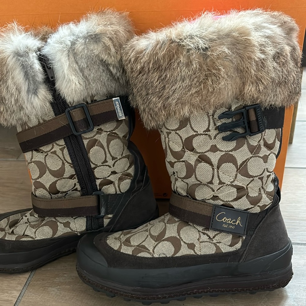 Boots with the fur!